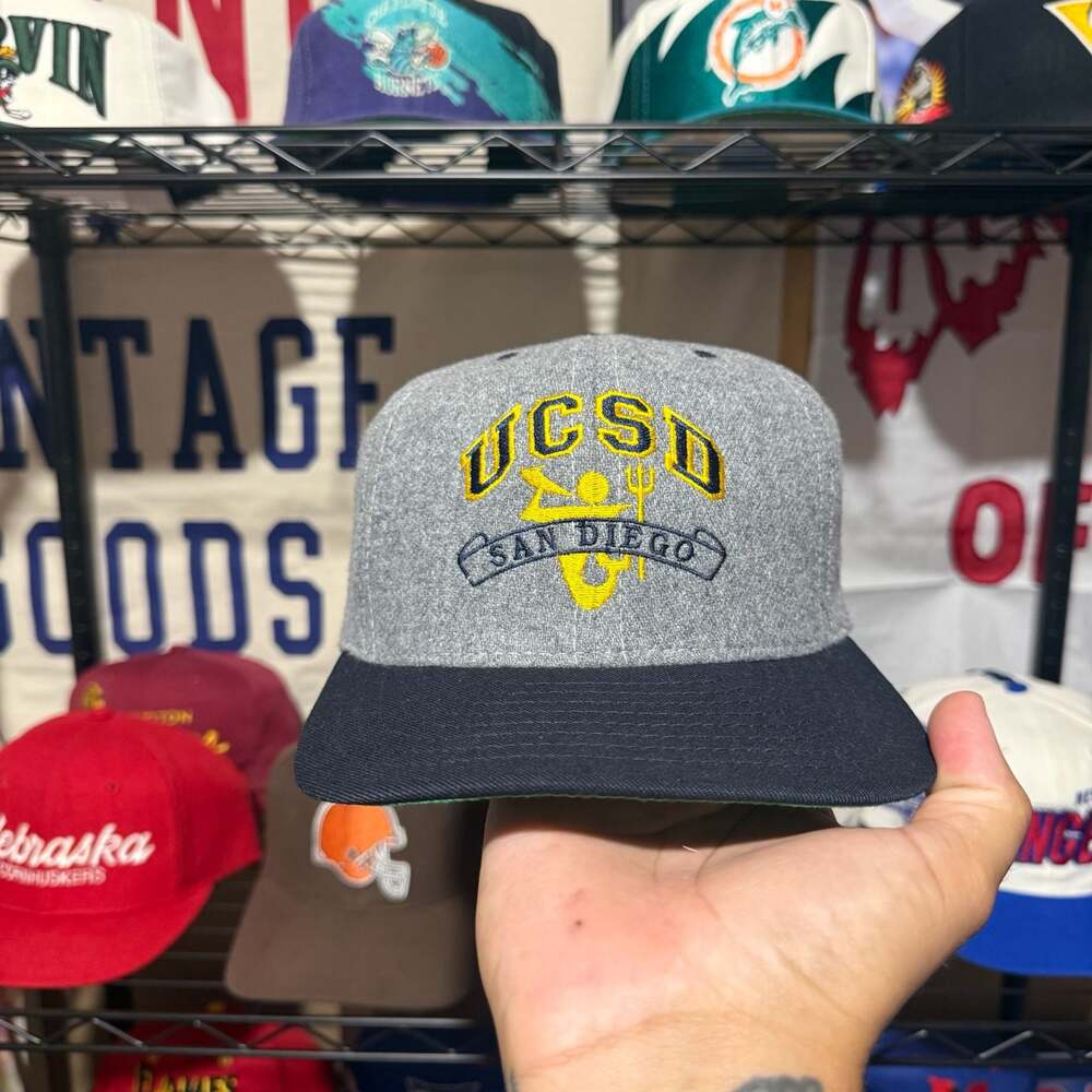 Vintage California Headwear UCSD San Diego Tritons Grey Wool Snapback Hat